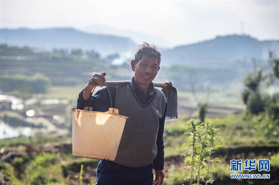 （新华全媒头条&middot;决战决胜脱贫攻坚&middot;督战未摘帽贫困县&middot;图文互动）（11）脱贫的歌声&mdash;&mdash;云南直过民族和人口较少民族共入新时代