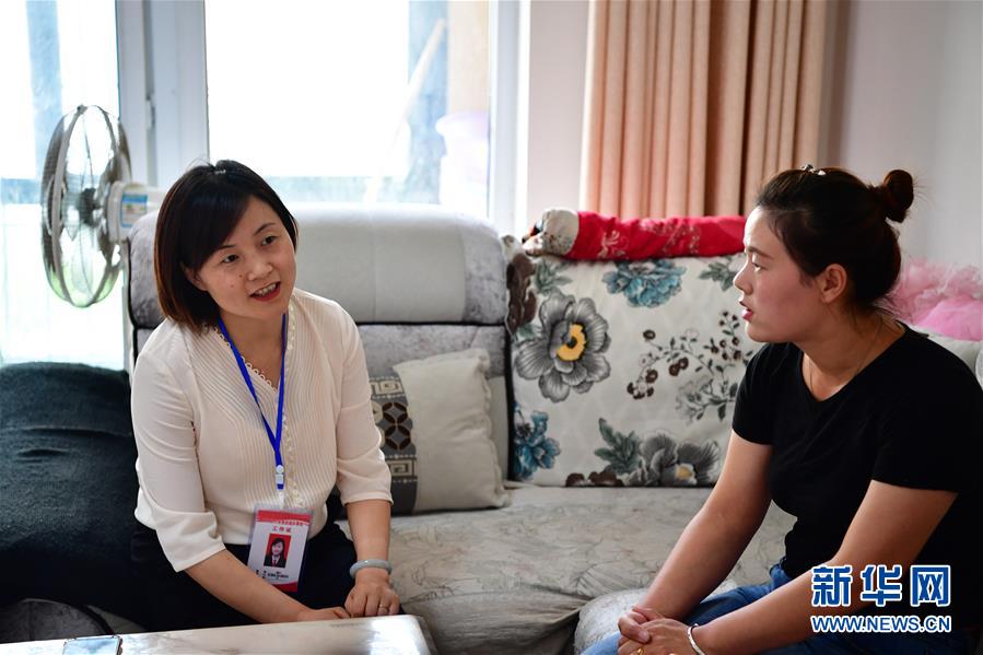 （决战决胜脱贫攻坚&middot;图文互动）（3）河南卢氏：万名贫困群众搬出深山造&ldquo;富窝&rdquo;&mdash;&mdash;伏牛山看新变