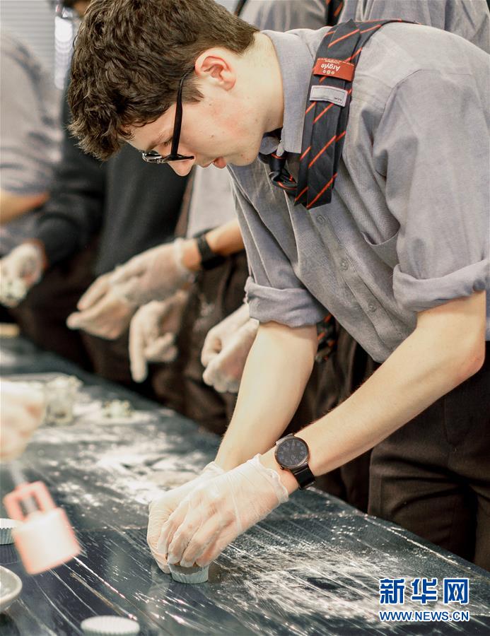 （国际）（3）天涯共此时&mdash;&mdash;新西兰学生试做中国月饼