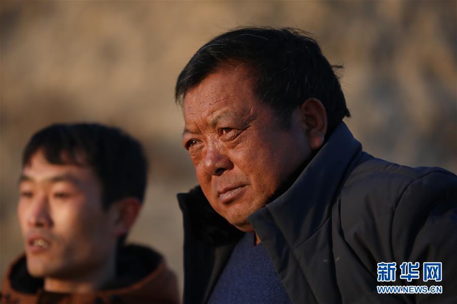 （脱贫攻坚&middot;图片故事）（2）扶贫一线的&ldquo;黑脸&rdquo;村支书