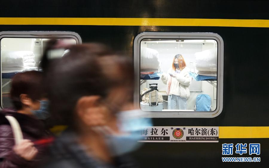 30多分钟停一次！探访极寒下“最慢”的林区“快”车