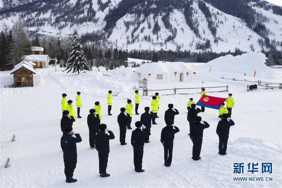 （社会）（3）新疆阿勒泰：迎接首个中国人民警察节