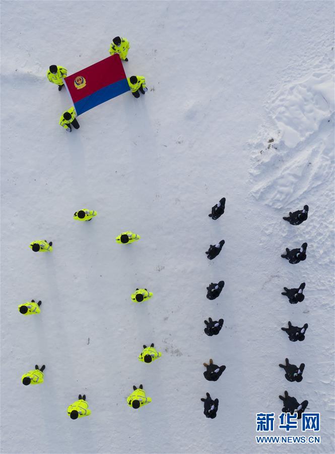 （社会）（4）新疆阿勒泰：迎接首个中国人民警察节