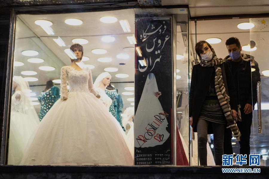 探访伊朗疫情下的婚礼用品店