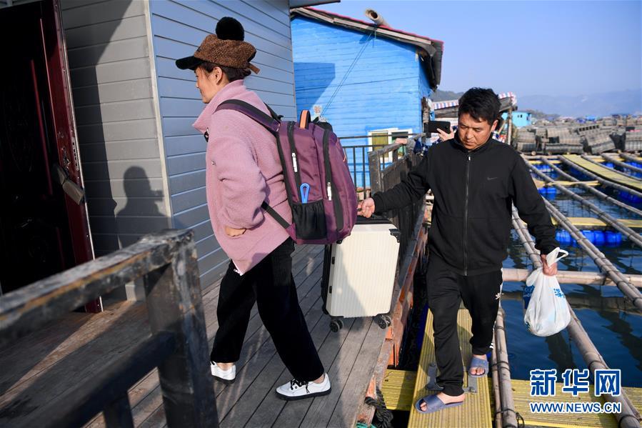 （新春走基层）（6）从山到海&mdash;&mdash;&ldquo;春运母亲&rdquo;巴木玉布木开启海上养殖新职业