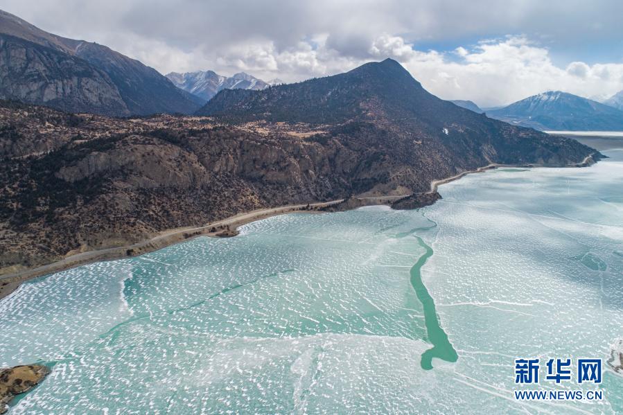 西藏：冰雪然乌湖