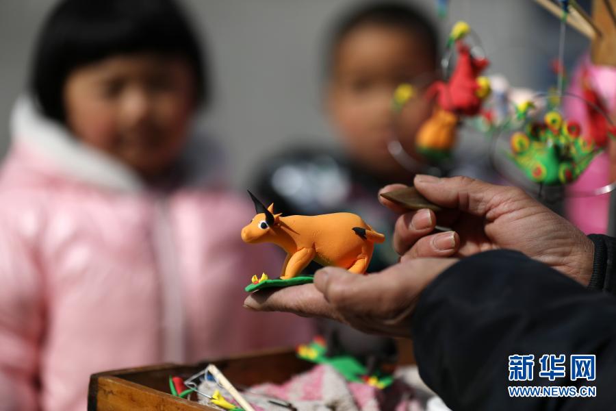 山东临沂：面塑“春牛”贺春耕