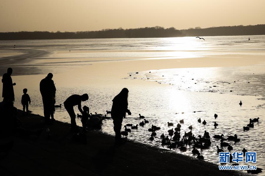 德国柏林：湖畔暖阳