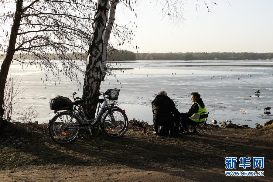 德国柏林：湖畔暖阳