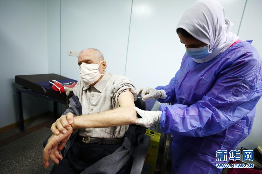 声明！埃及开始为老年人和慢性病患者接种新冠疫苗