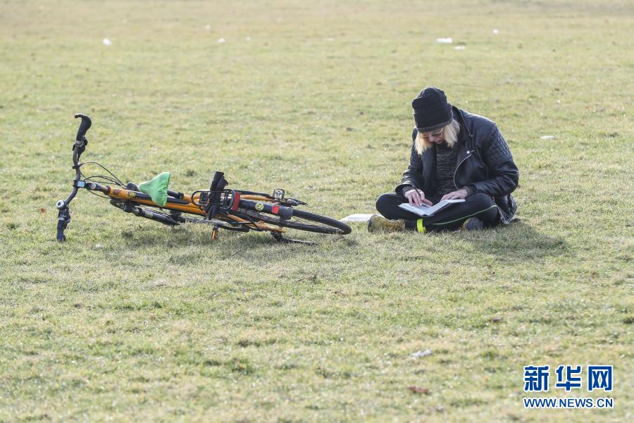 德国延长新冠防疫举措至28日 确定逐步“解封”计划