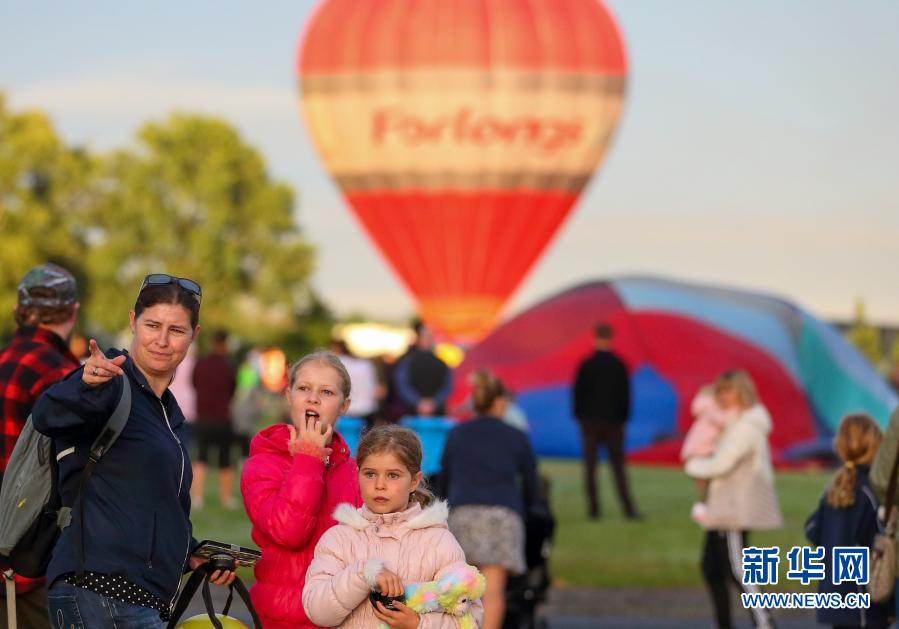 新西兰怀卡托热气球节开幕 为期五天