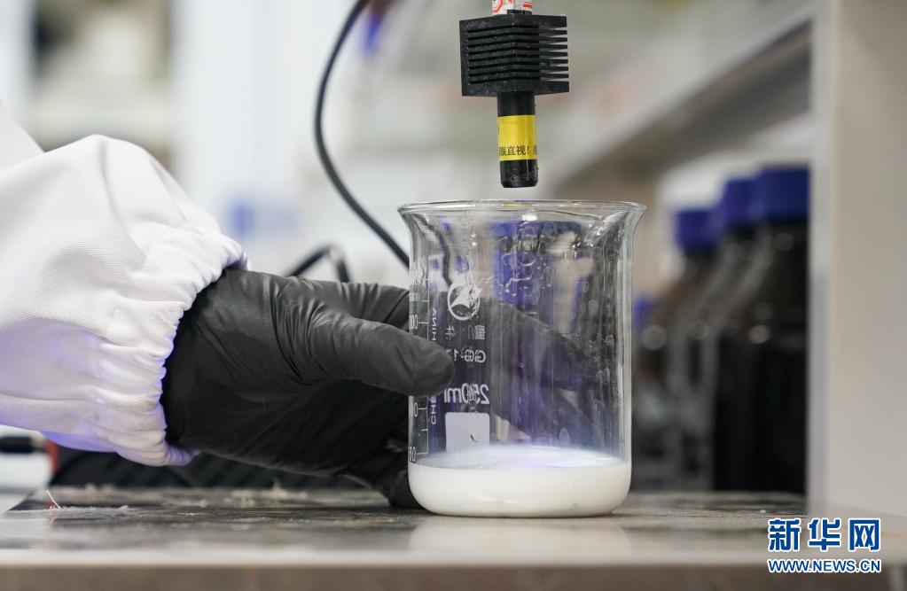 厉害了！我国科学家发明“光催化贵金属溶解”技术