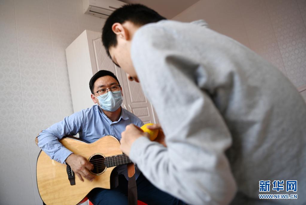 天津：让音符飘进“孤独世界”