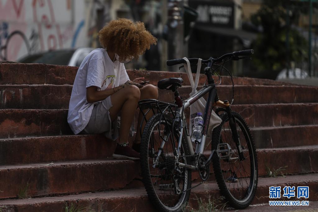 动态：巴西累计新冠确诊病例超1300万例