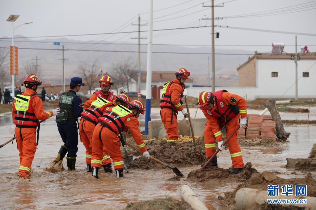 宁夏中宁县一蓄水池发生溃坝 部分民房被淹