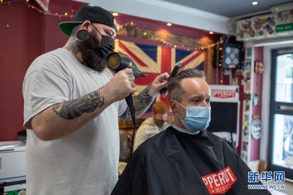 4月12日开始 英国英格兰地区进一步放宽“禁足”措施