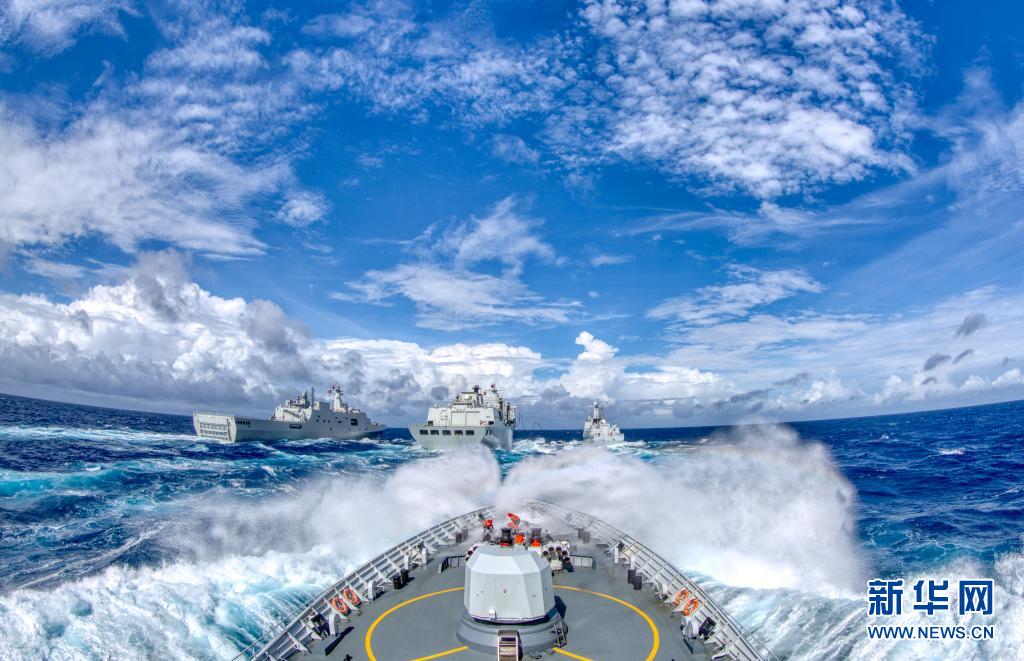 踏浪蹈海向党旗报告——写在人民海军成立72周年之际