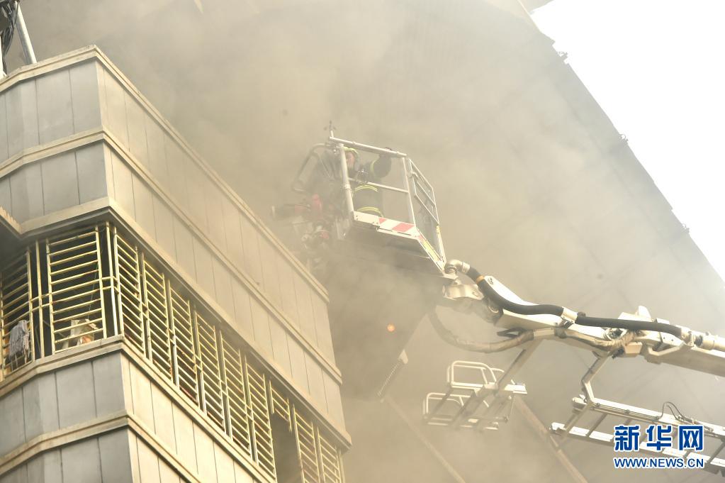 孟加拉国一化学仓库发生火灾致1死14伤