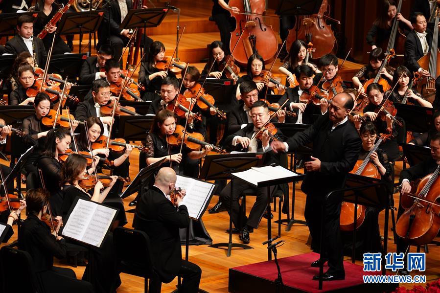 (文化)(1)大型交响曲《灯塔》在京首演
