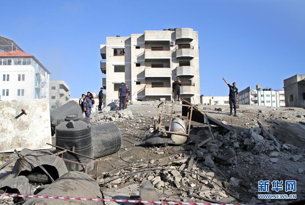 以色列军队摧毁哈马斯银行大楼