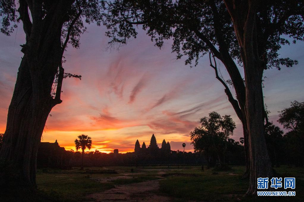 【组图】柬埔寨吴哥古迹等待游客到来