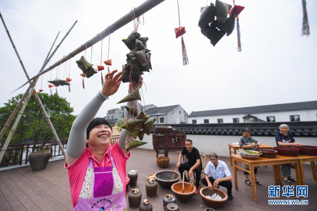 杭州：水乡古镇传统民俗迎端午