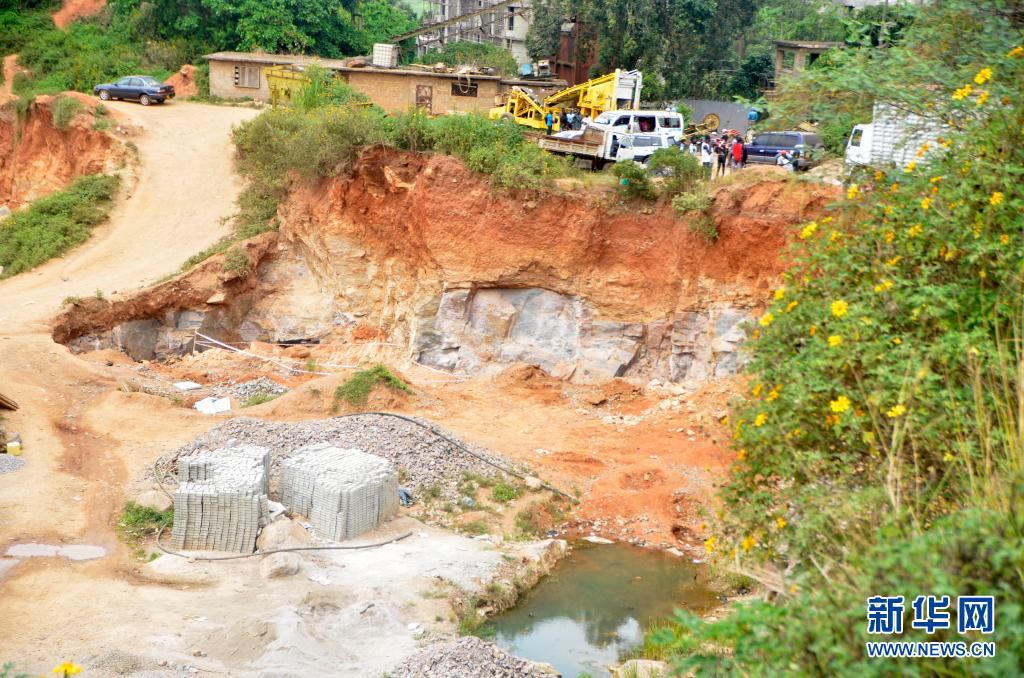 乌干达一采石场发生塌方 造成至少4人死亡