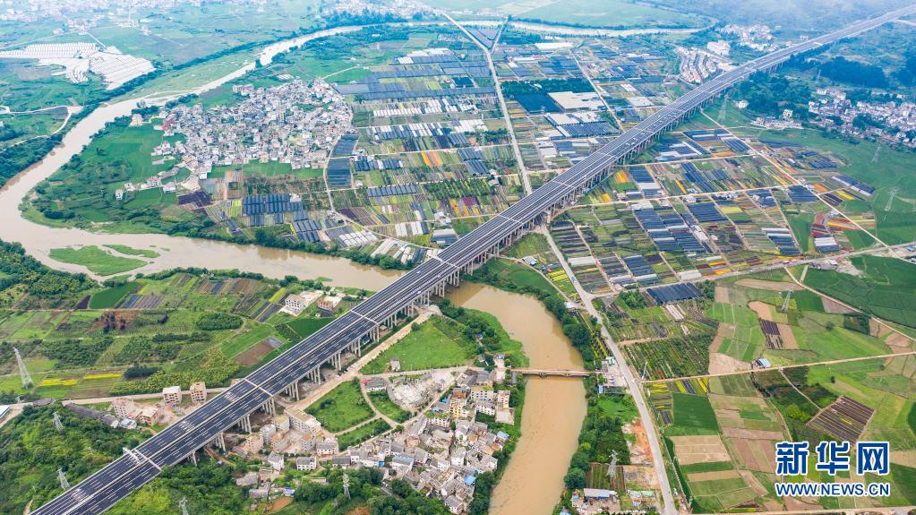 贵州都安高速公路正式通车运营