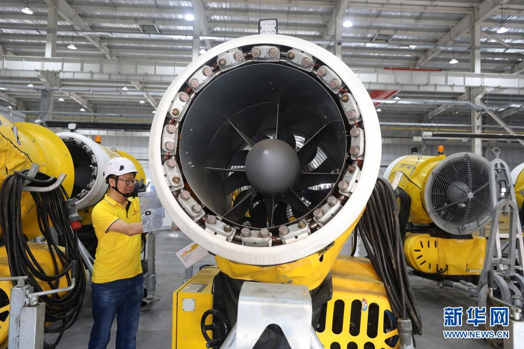 河北张家口：吸引更多人参与冰雪运动