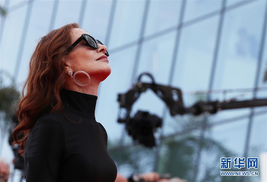 （国际）（4）戛纳电影节：主竞赛单元影片《一切顺利》首映