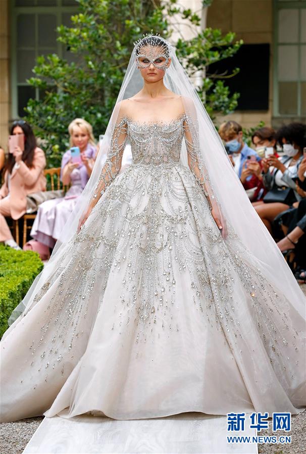 （国际）（1）巴黎时装周：Zuhair Murad品牌发布秋冬高级定制新品