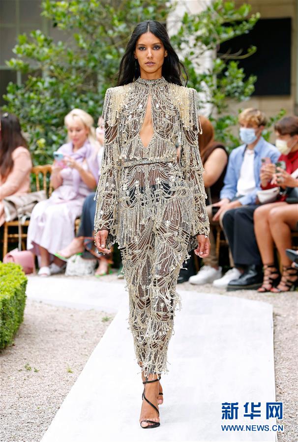 （国际）（4）巴黎时装周：Zuhair Murad品牌发布秋冬高级定制新品