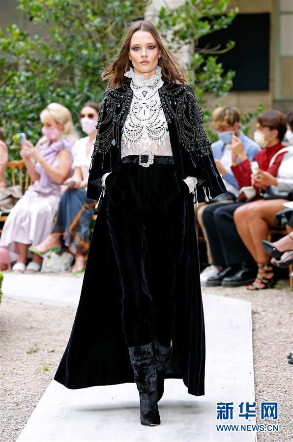 （国际）（5）巴黎时装周：Zuhair Murad品牌发布秋冬高级定制新品