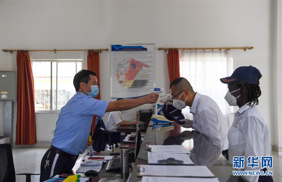 （国际&middot;图文互动）（5）通讯：蒙内铁路上的异国师徒情