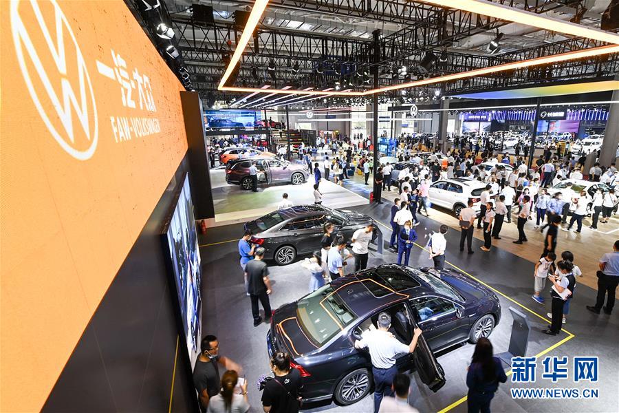 （新华视界）（3）一汽-大众2021年上半年销量超100万辆