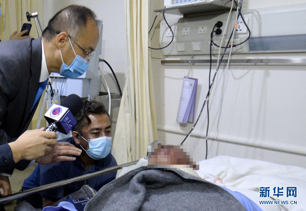 聚焦：中国驻巴基斯坦大使赴医院看望部分受伤同胞