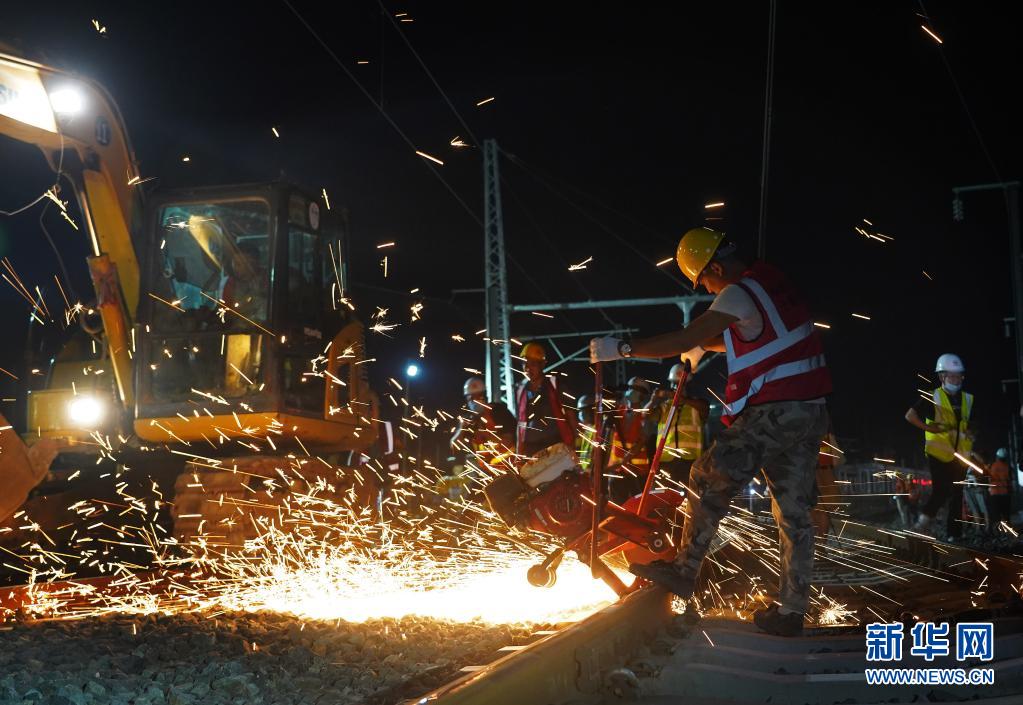 安九高铁庐山站完成武九客专正线拨接 设计时速350公里