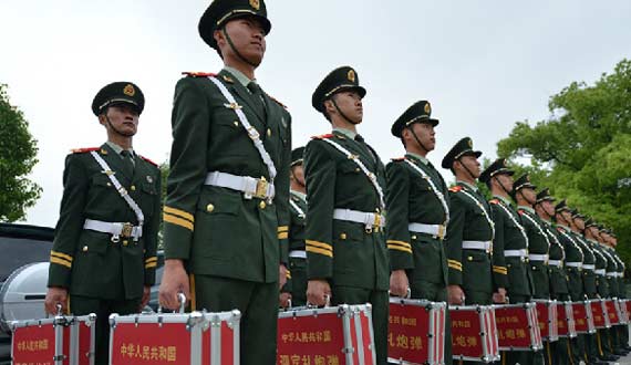 走近禮炮兵 見證共和國禮炮如何鳴放