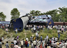 印度发生列车相撞事故 至少40人死亡