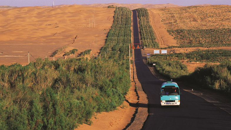 沙漠公路——死亡与生机间的通途