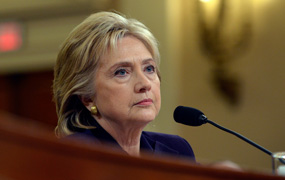 希拉里接受国会质询