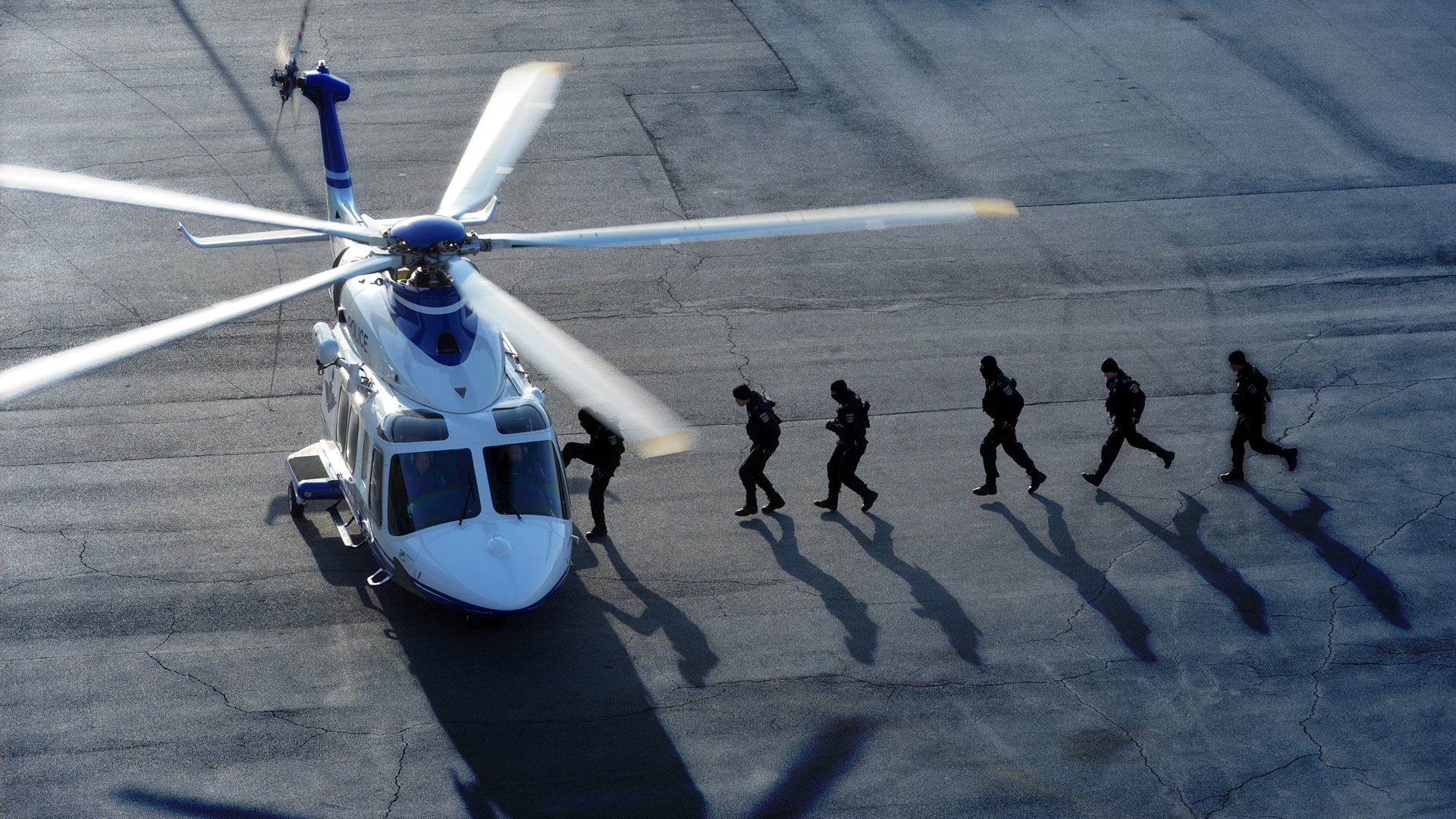 【图刊】蓝剑突击队反恐战术首次曝光 凸显力与美的结合