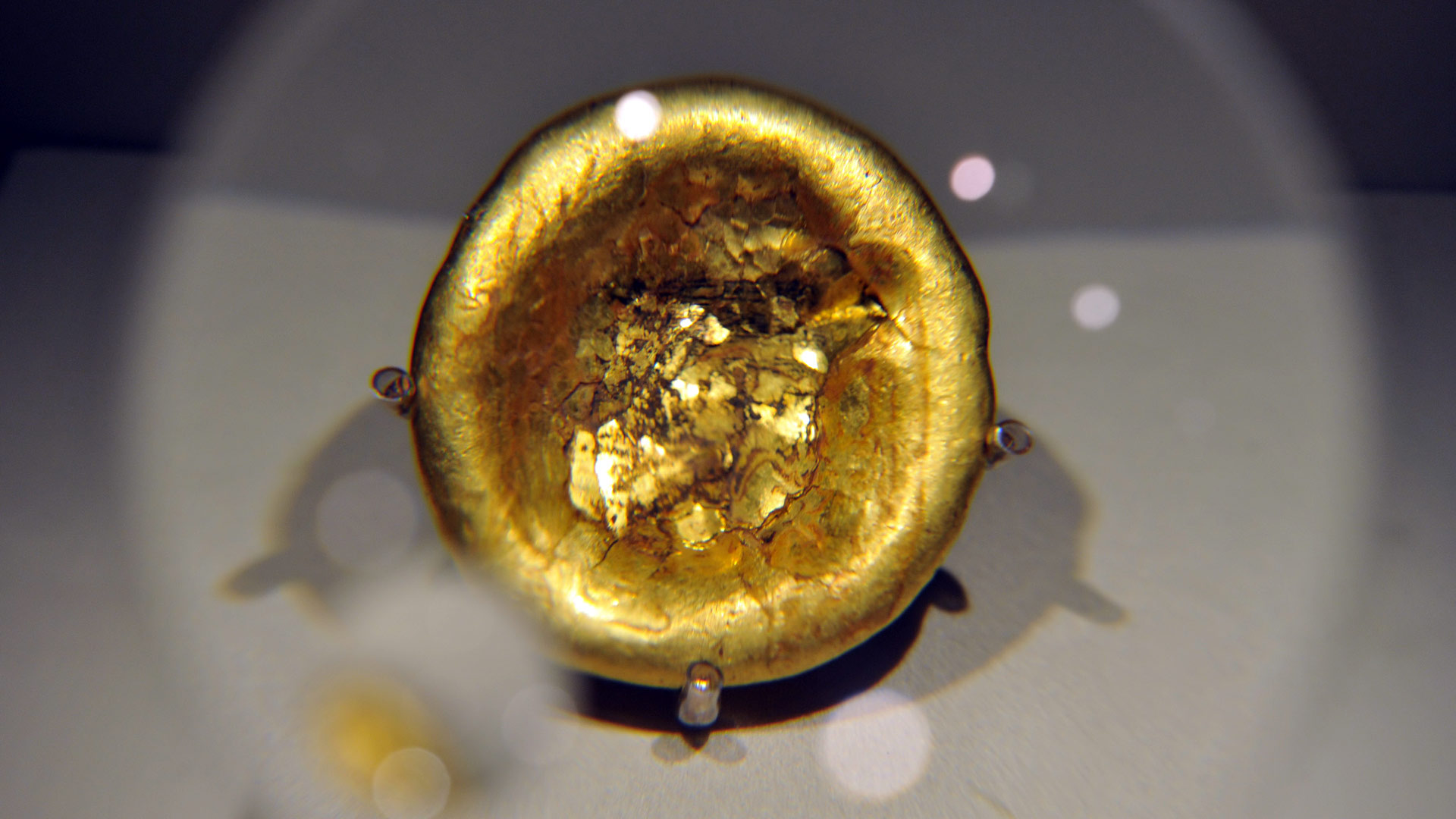 【图刊】海昏侯墓922件文物亮相南昌 成排金器