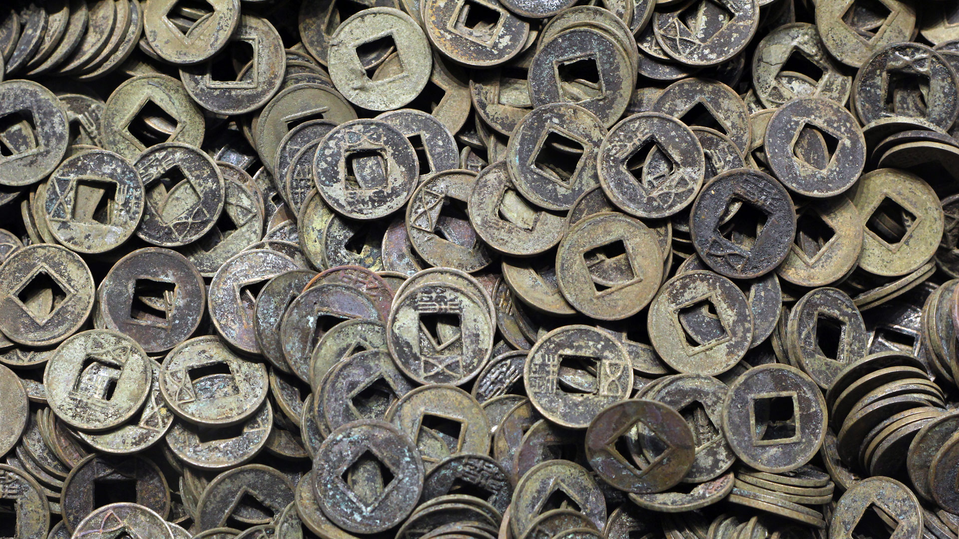 【图刊】海昏侯墓922件文物亮相南昌 成排金器