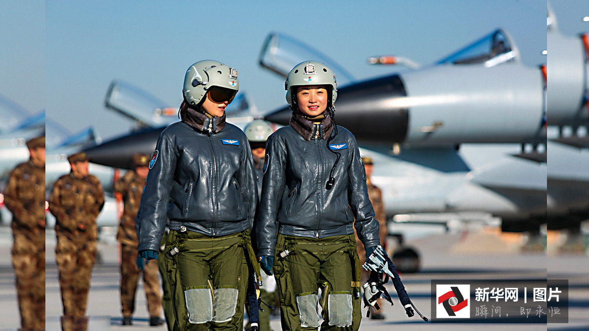 图片追忆:那只翱翔蓝天的“金孔雀”-百态