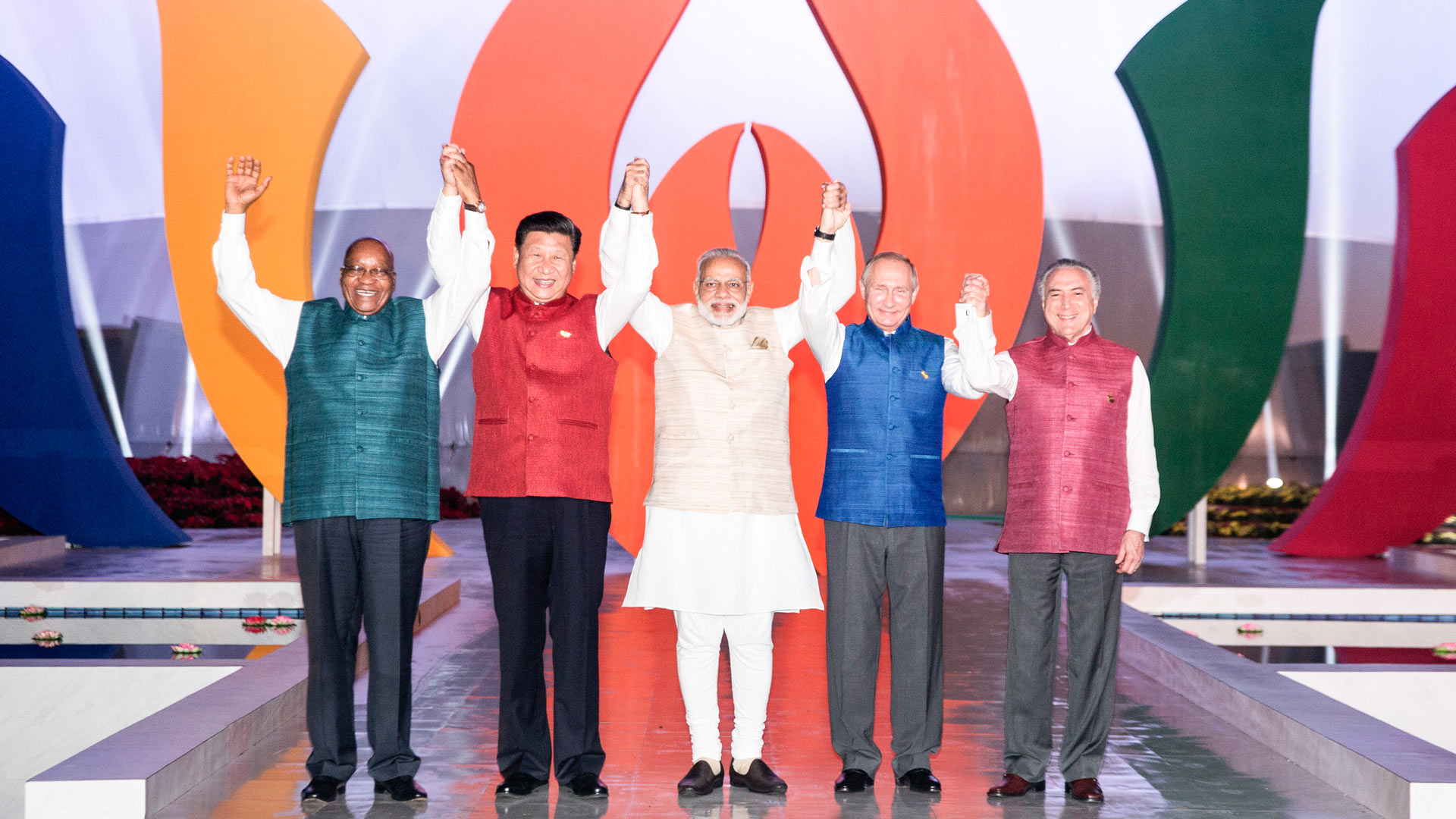 习近平出席印度总理莫迪为金砖国家领导人举行的非正式晚宴