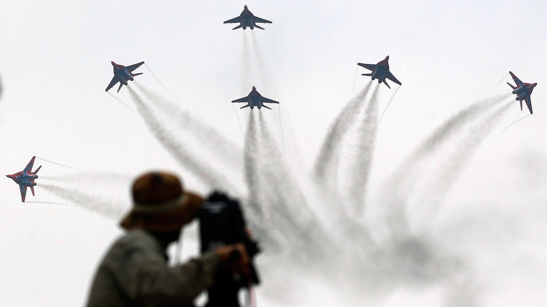 2016珠海航展前瞻:各类飞机进行飞行训练 精彩