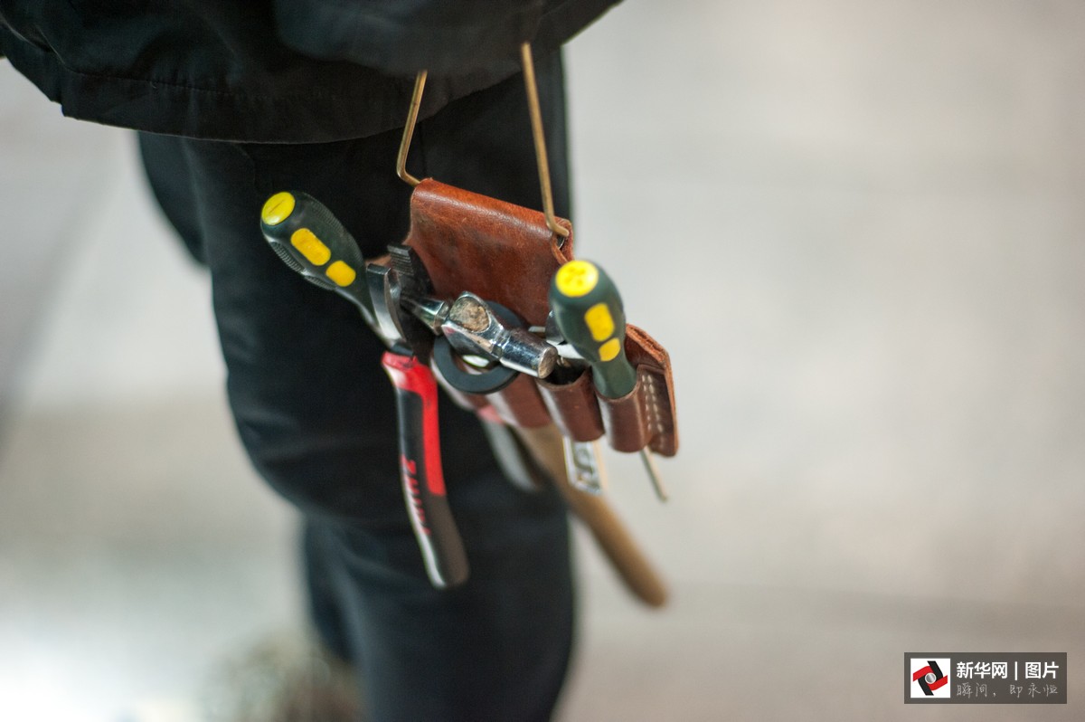 出发!镜头直击2017春运首趟列车启程