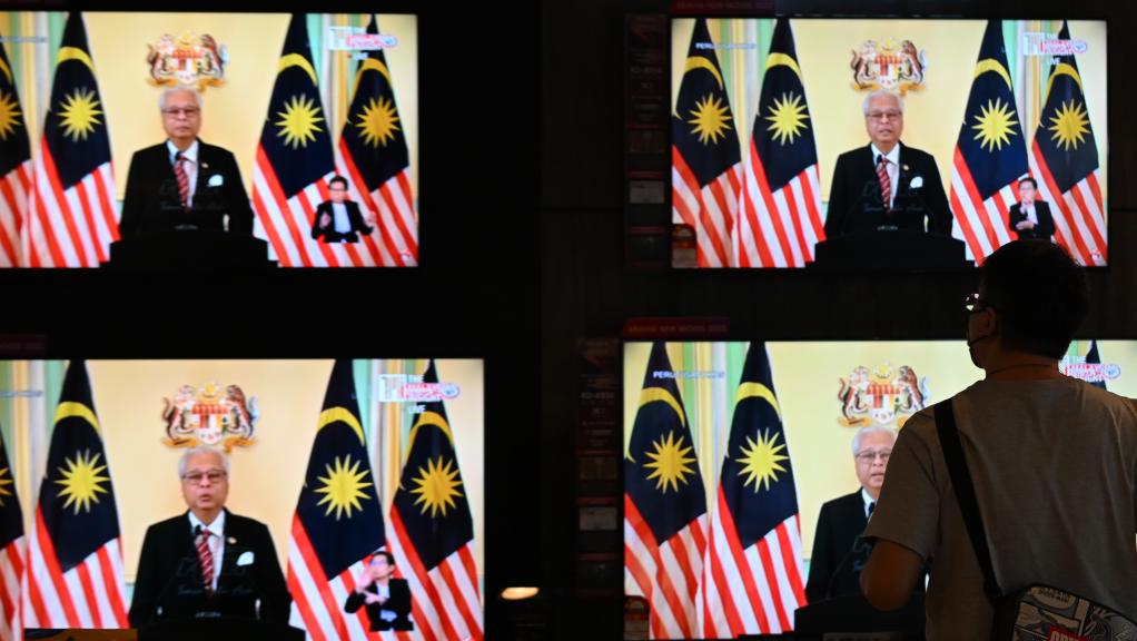 马来西亚总理说马最高元首批准解散国会